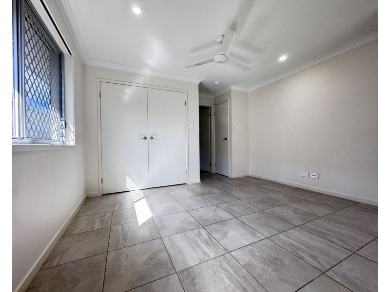 12-2 Creekstone Ave, Redbank Plains QLD 4301