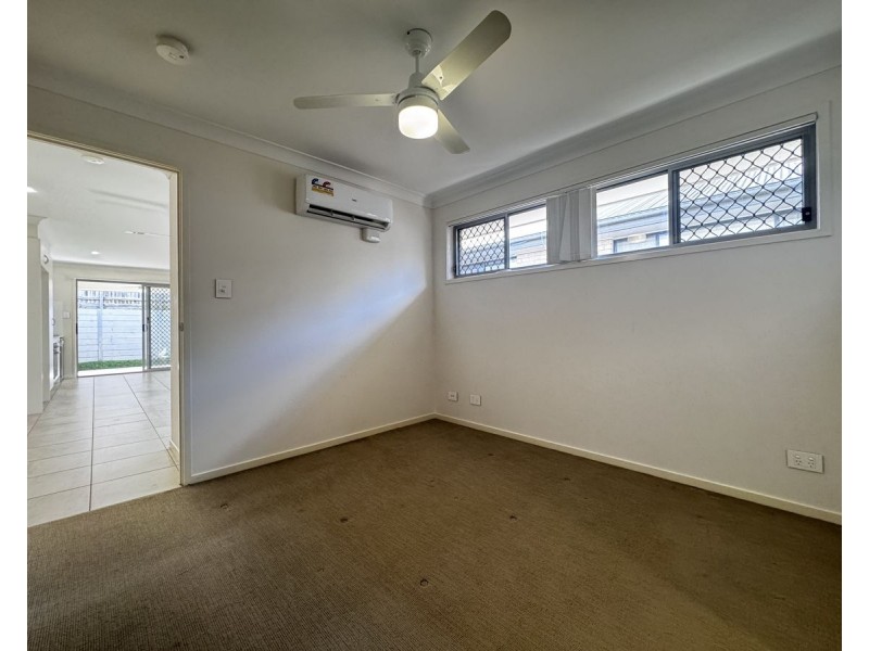 12-2 Creekstone Ave, Redbank Plains QLD 4301