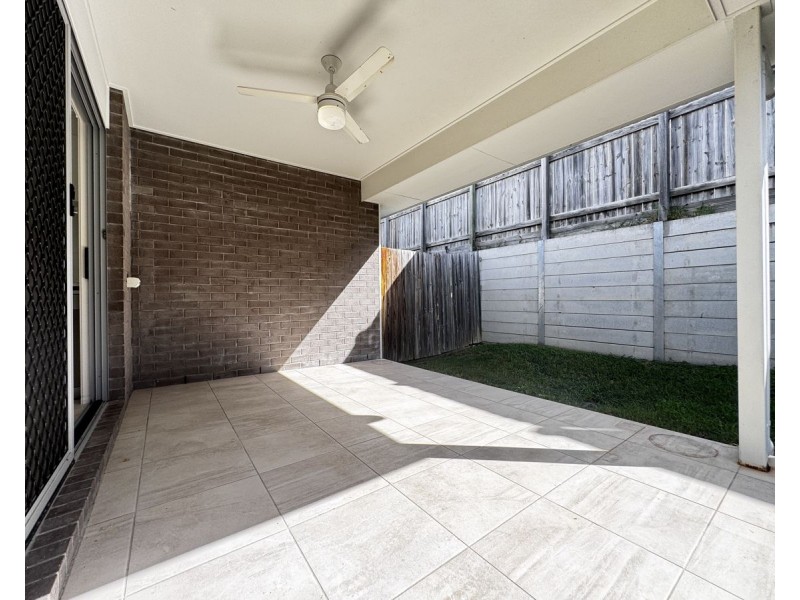 12-2 Creekstone Ave, Redbank Plains QLD 4301