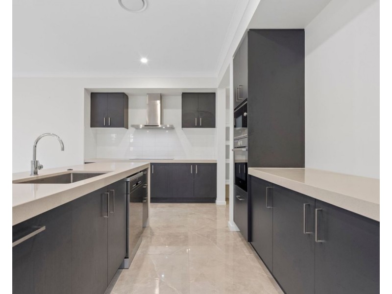 21 Olive Street, Helensvale QLD 4212