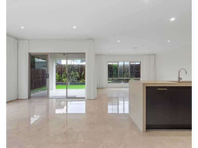 21 Olive Street, Helensvale QLD 4212