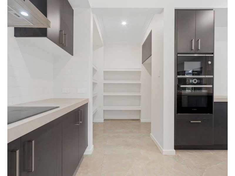 21 Olive Street, Helensvale QLD 4212