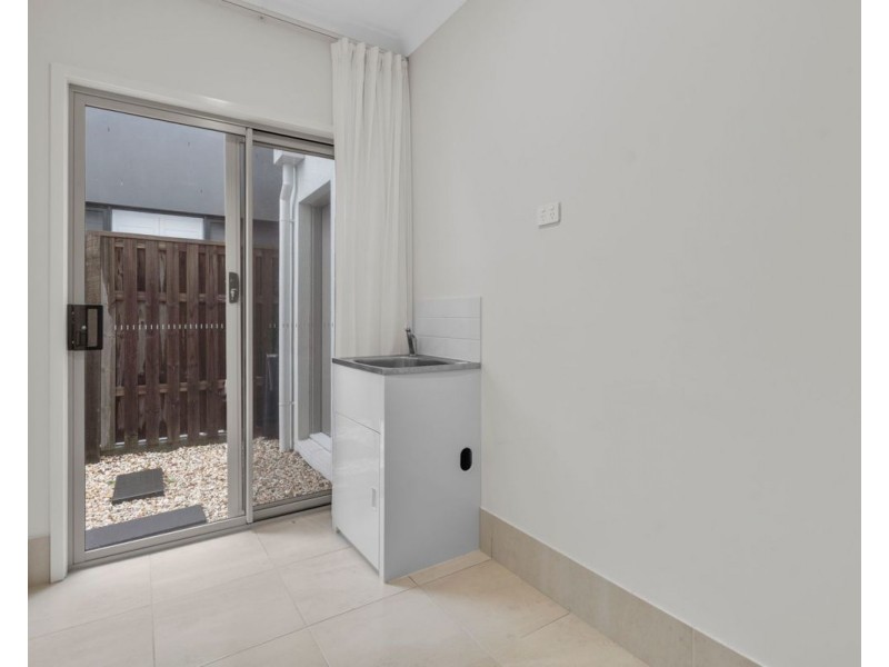 21 Olive Street, Helensvale QLD 4212