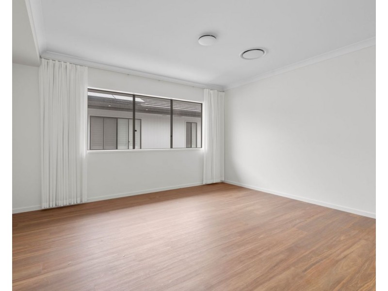 21 Olive Street, Helensvale QLD 4212