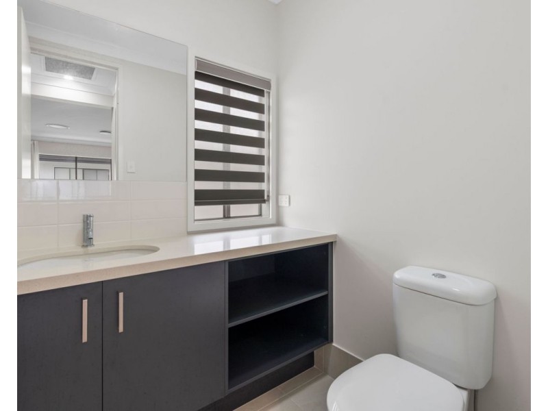 21 Olive Street, Helensvale QLD 4212