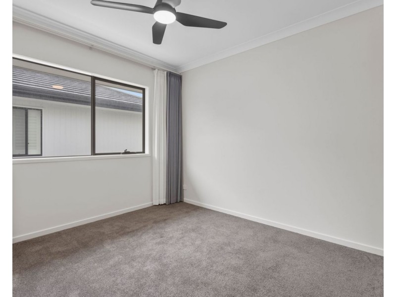 21 Olive Street, Helensvale QLD 4212