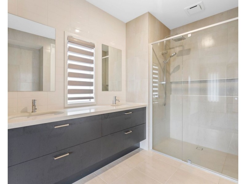 21 Olive Street, Helensvale QLD 4212