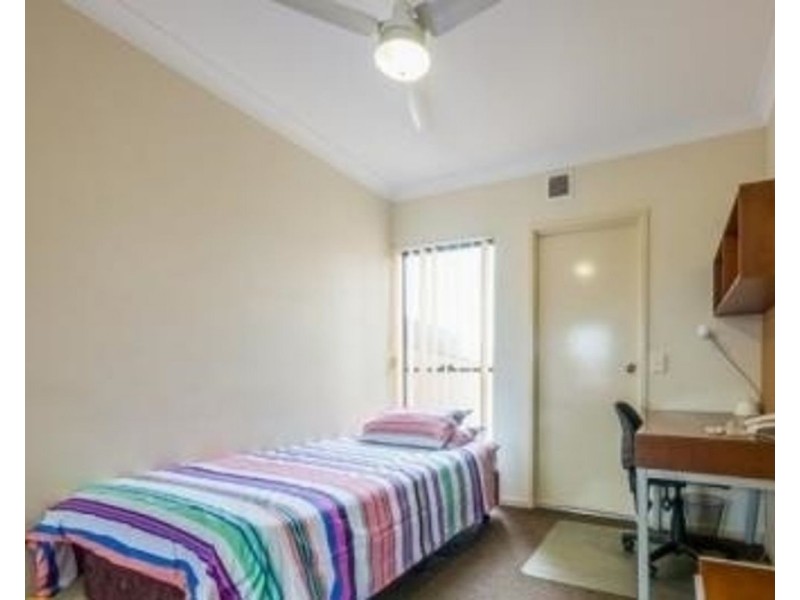 1 1848 Logan road, Upper Mount Gravatt QLD 4122