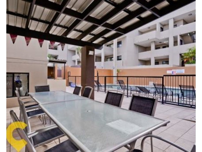 1 1848 Logan road, Upper Mount Gravatt QLD 4122