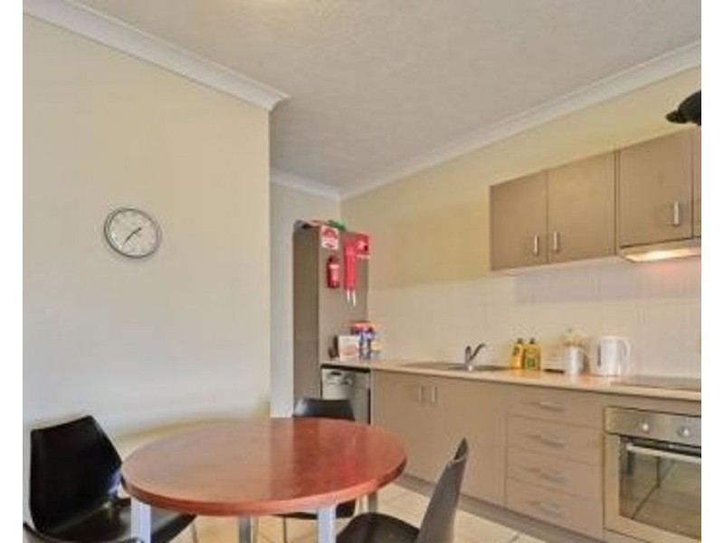 1 1848 Logan road, Upper Mount Gravatt QLD 4122