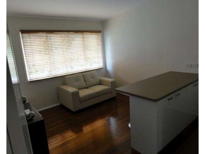 2A/65 Sandford St, St Lucia QLD 4067