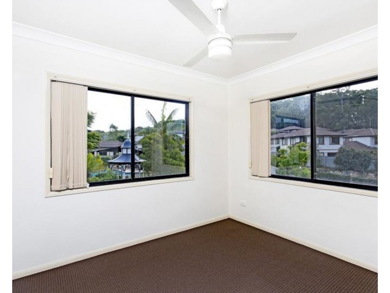 Unit 37 12 Greendale Way, Carindale QLD 4152