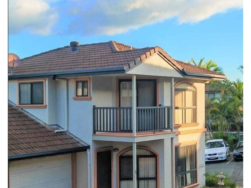 Unit 37 12 Greendale Way, Carindale QLD 4152