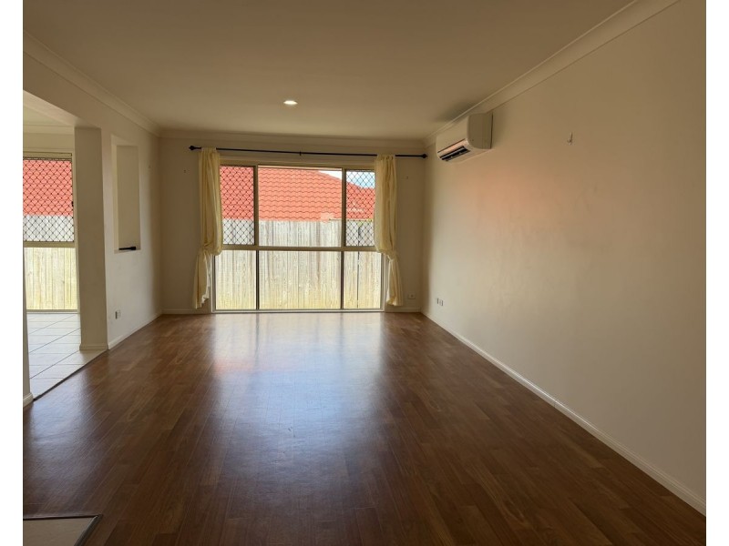 27 Charlton Place, Regents Park QLD 4118