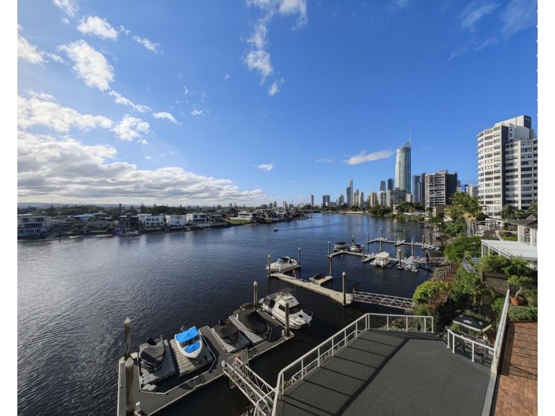 09 2890 Gold Coast Highway, Surfers Paradise QLD 4217