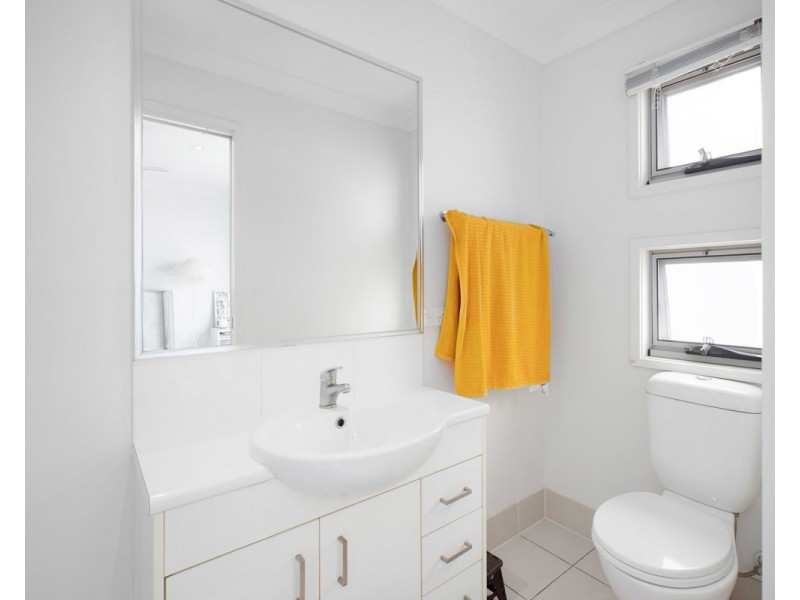 Unit 8 1 lavender Drive, Griffin QLD 4503