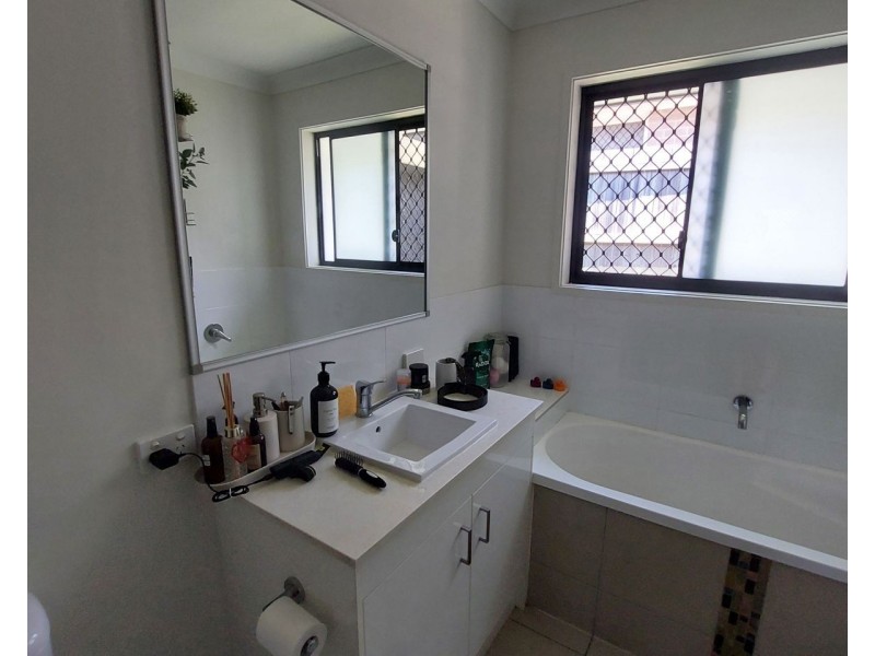 32 Cairnlea Drive, Pimpama QLD 4209