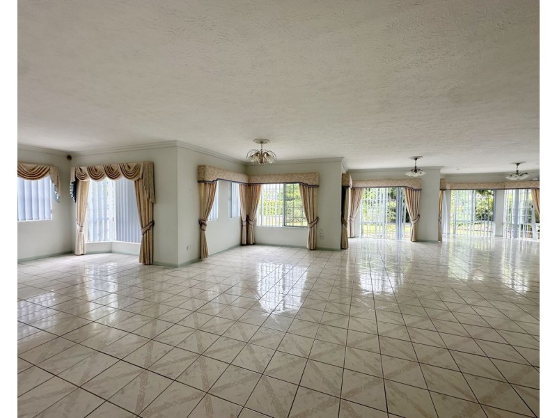 35 Port Jackson Boulevard, Clear Island Waters QLD 4226