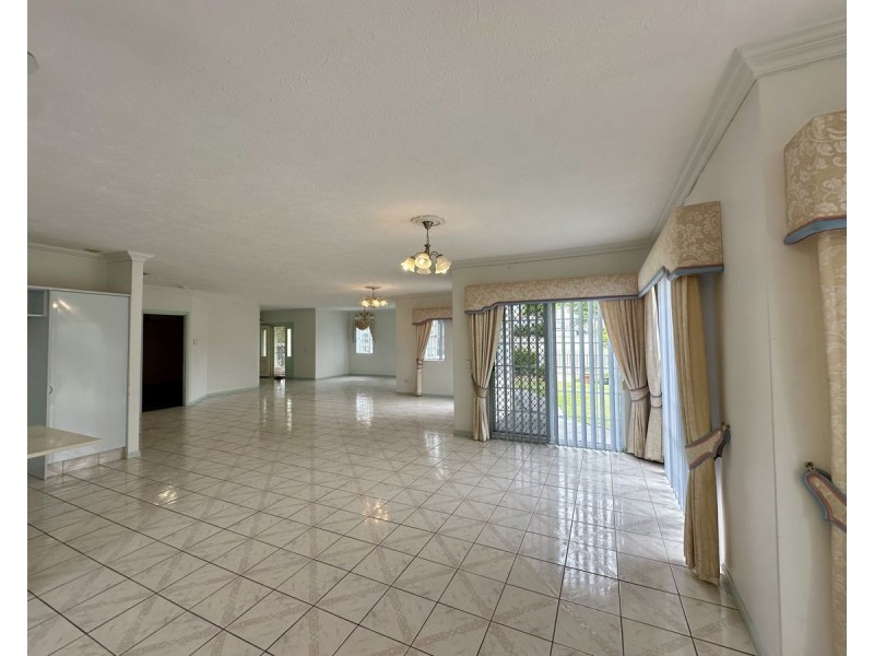 35 Port Jackson Boulevard, Clear Island Waters QLD 4226