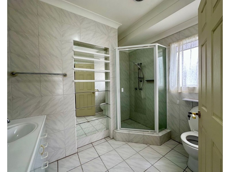 35 Port Jackson Boulevard, Clear Island Waters QLD 4226