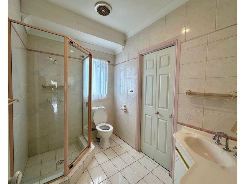 35 Port Jackson Boulevard, Clear Island Waters QLD 4226