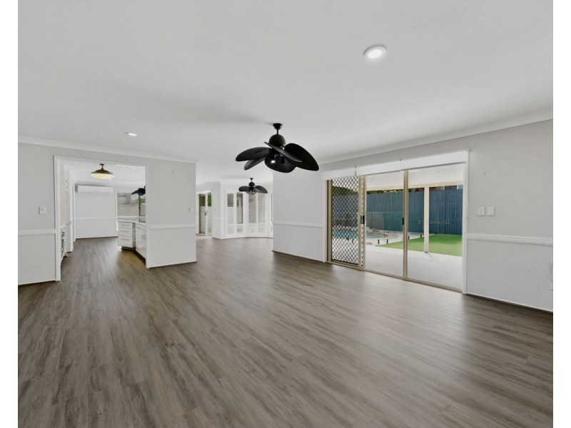 16 Hamersley Pl, Parkinson QLD 4115