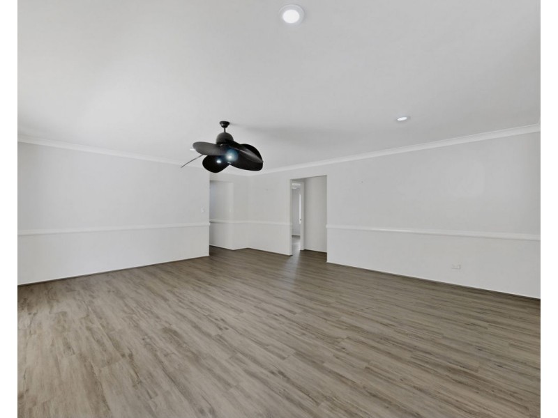 16 Hamersley Pl, Parkinson QLD 4115