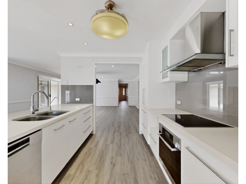 16 Hamersley Pl, Parkinson QLD 4115