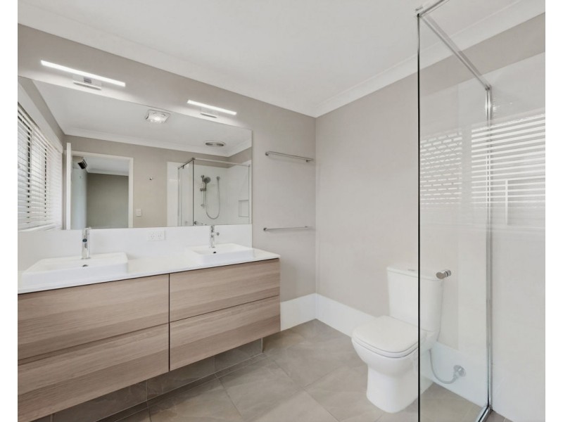 16 Hamersley Pl, Parkinson QLD 4115