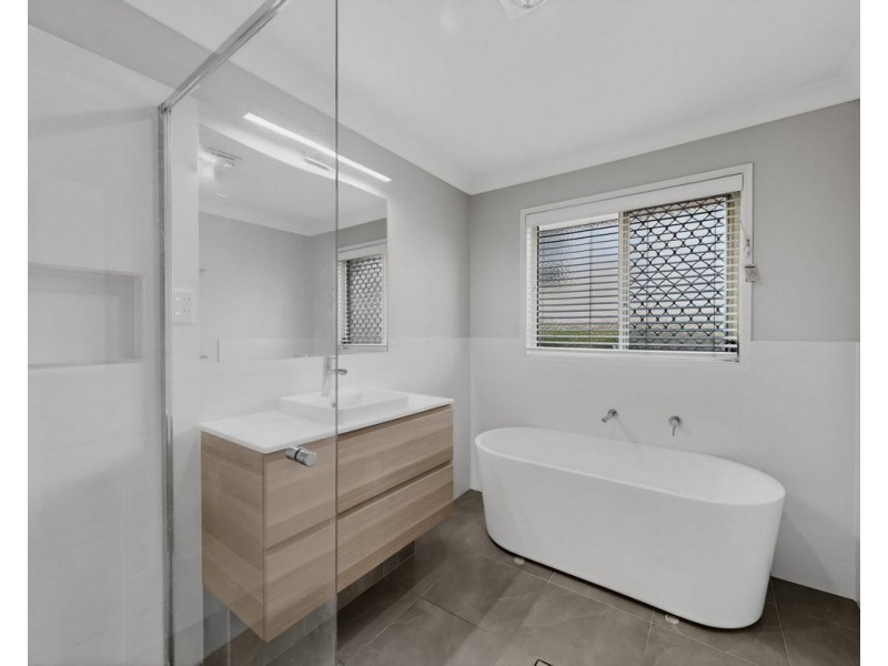 16 Hamersley Pl, Parkinson QLD 4115