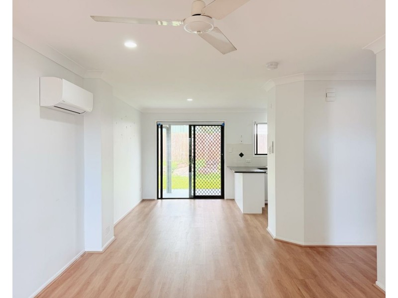 2/7 Nev Close, Wishart QLD 4122