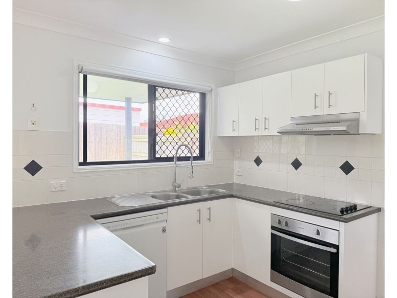 2/7 Nev Close, Wishart QLD 4122