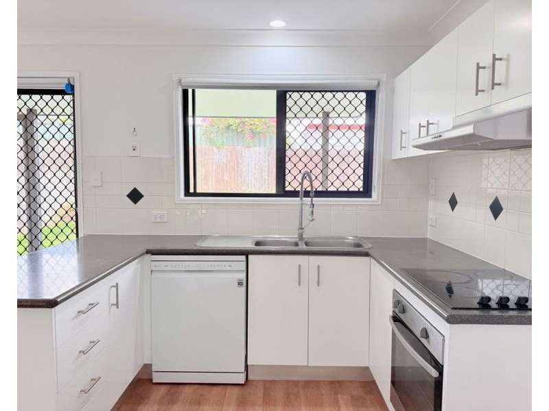 2/7 Nev Close, Wishart QLD 4122