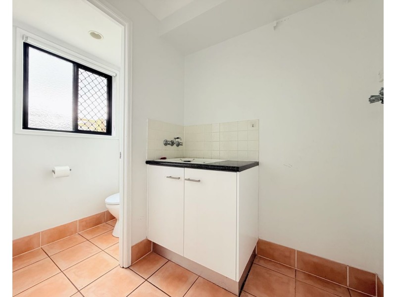 2/7 Nev Close, Wishart QLD 4122