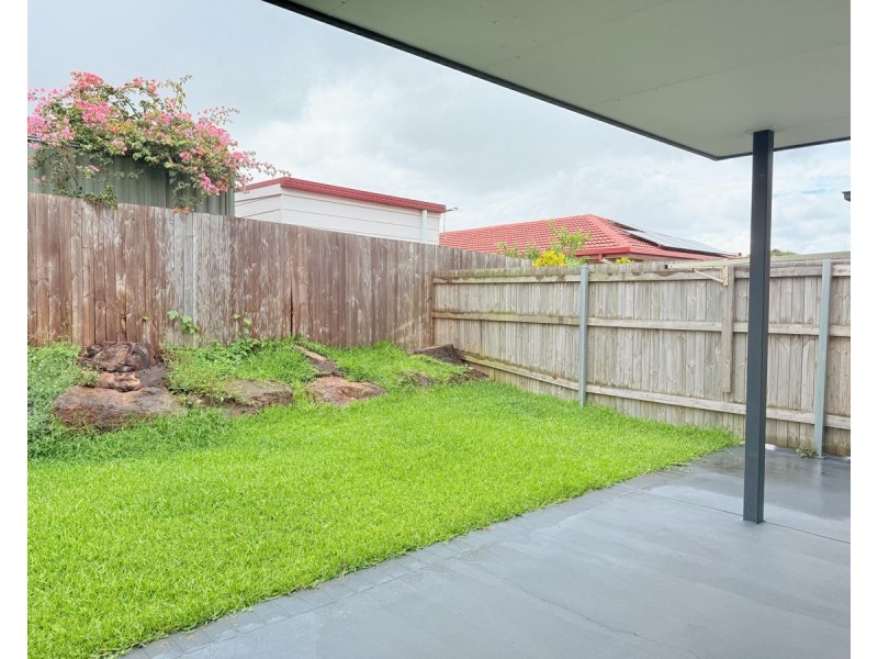 2/7 Nev Close, Wishart QLD 4122
