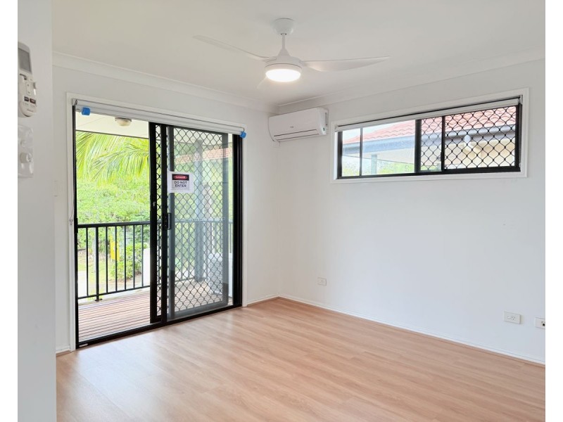 2/7 Nev Close, Wishart QLD 4122