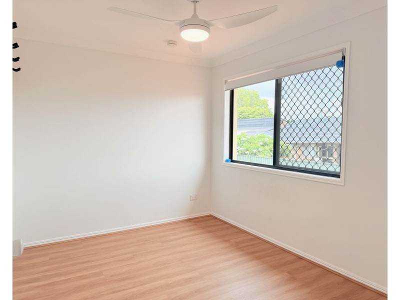 2/7 Nev Close, Wishart QLD 4122