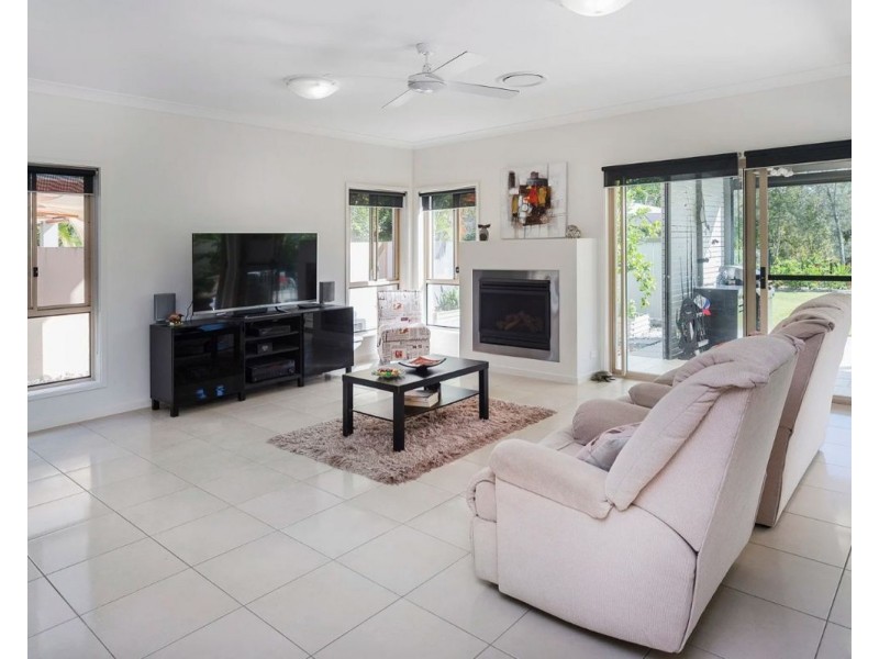 13 The Peninsula, Helensvale QLD 4212
