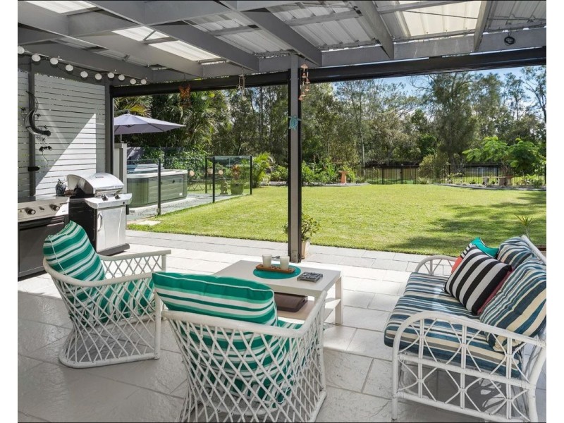 13 The Peninsula, Helensvale QLD 4212