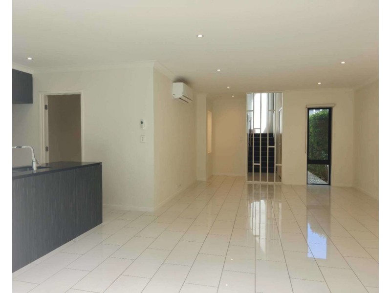 34/126 Marina Quays Blvd, Hope Island QLD 4212