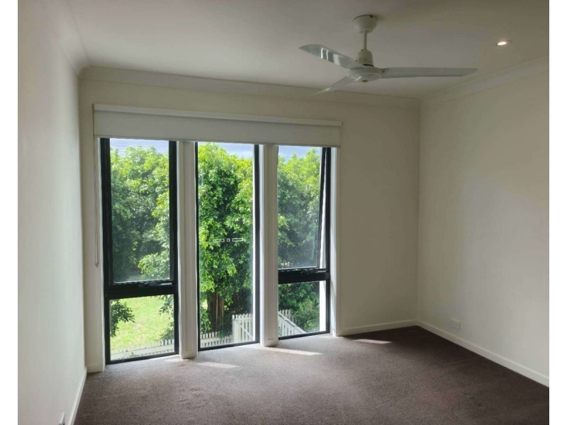 34/126 Marina Quays Blvd, Hope Island QLD 4212