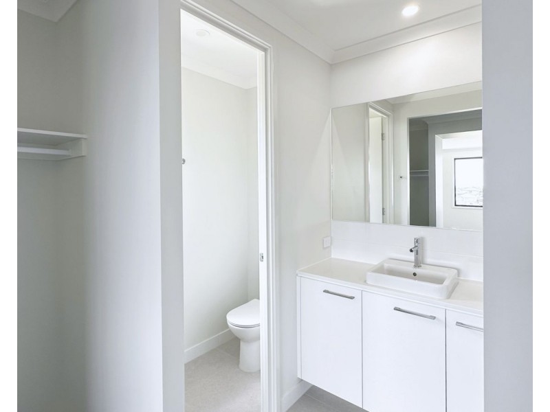 1/34 Walker Street, Park Ridge QLD 4125