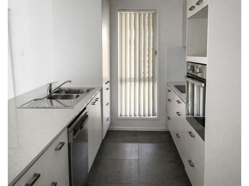 1 70 Clearwater Street, Bethania QLD 4205