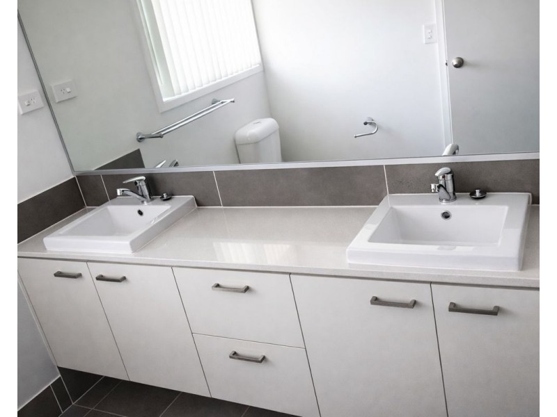 1 70 Clearwater Street, Bethania QLD 4205