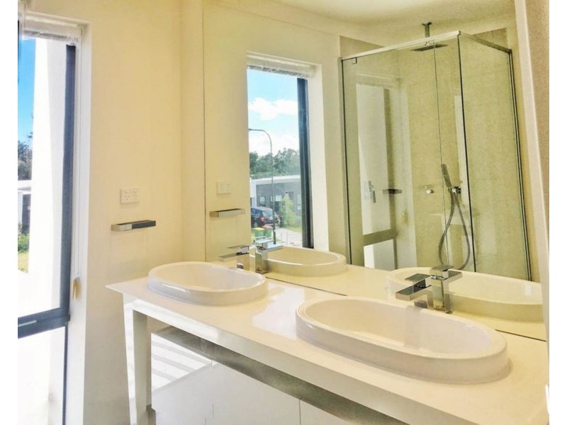 2 Doherty Dr, Pimpama QLD 4209