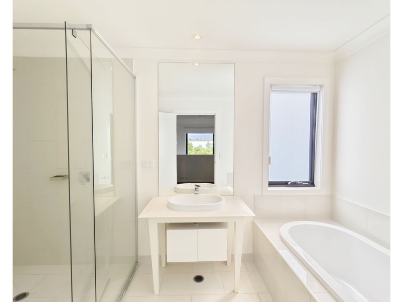 2 Doherty Dr, Pimpama QLD 4209