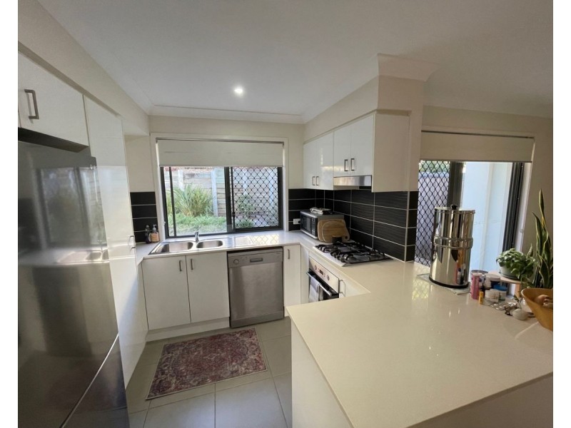 25 20 Kianawah Road South, Manly West QLD 4179