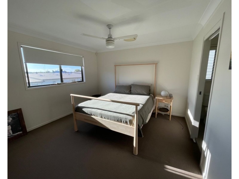 25 20 Kianawah Road South, Manly West QLD 4179