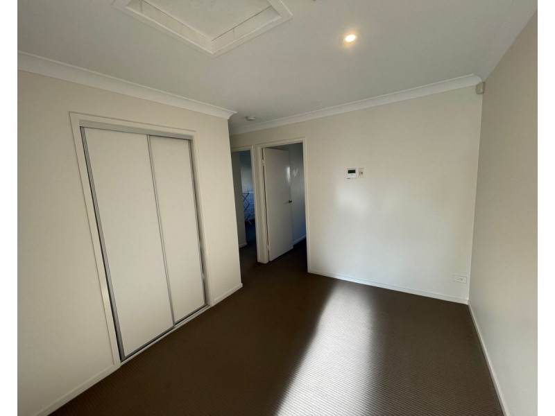 25 20 Kianawah Road South, Manly West QLD 4179