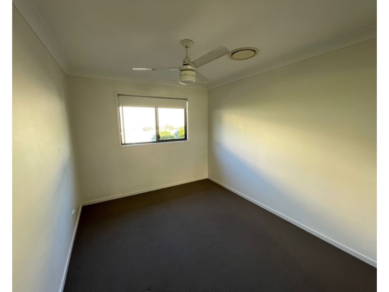 25 20 Kianawah Road South, Manly West QLD 4179